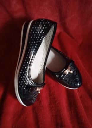 Лакові туфельки для маленької принцеси 33р.