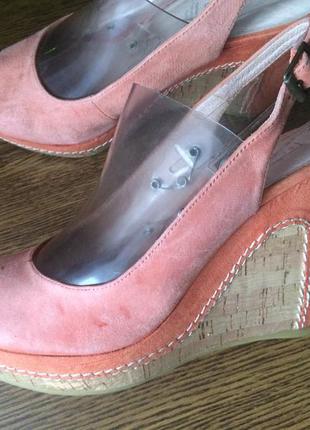 Рр 38-24,2 см яркие стильные босоножки на танкетке 5th avenue