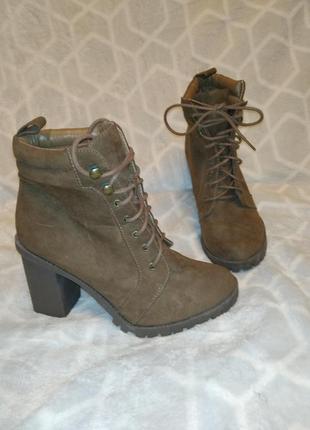 Р. 36-37 женские ботиночки, ботильоны, ботинки на устойчивом, квадратном, толстом, широком каблуке, тракторной подошве
