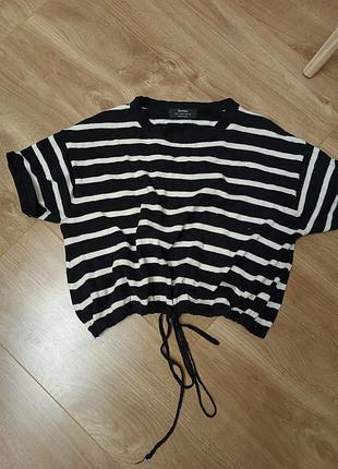 Трендовий топ bershka