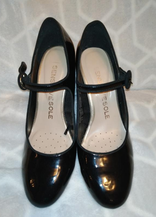 Р. 38,5-39,5 женские лаковые, нарядные туфли на устойчивом, широком, толстом, кввдратном, удобном каблуке3 фото