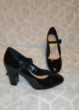 Р. 38,5-39,5 женские лаковые, нарядные туфли на устойчивом, широком, толстом, кввдратном, удобном каблуке2 фото