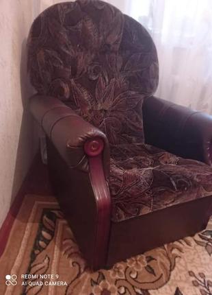 Продам 2 крісла не розкладні.