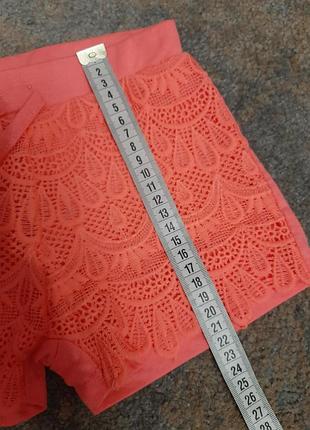 Яскраві шорти з мереживом 5