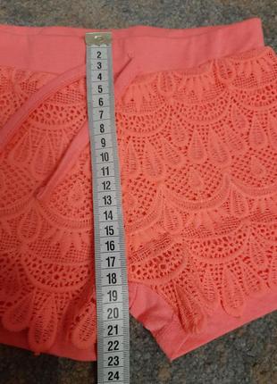 Яскраві шорти з мереживом 6