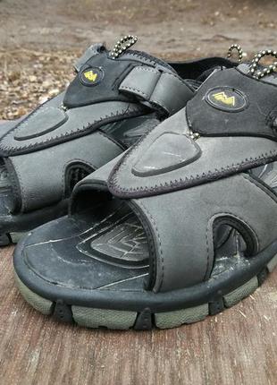 Чоловічі сандалі