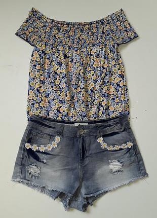 Джинсовые новые шорты и  топ с открытыми плечами  🎁