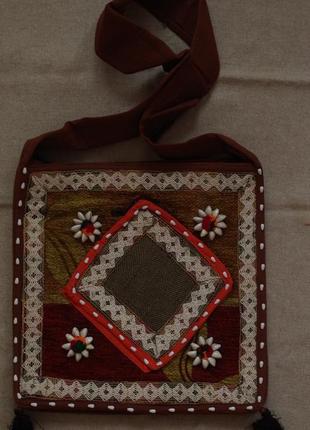 Индийская сумка из кусочков с ракушками каури1 фото