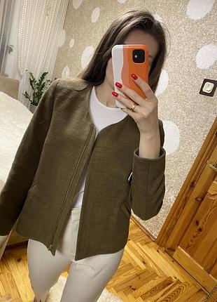 Стильний жакет кольору хакі massimo dutti