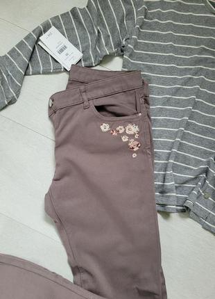 Riu франция брюки штаны женские приталенные с вышивкой / жіночі штани вузькі2 фото