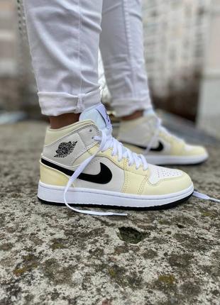 Кросівки nike air jordan 1 mid coconut milk9 фото