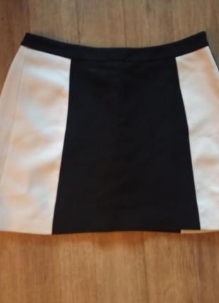 Брендовая юбка zara. цвет черный с белым.2 фото