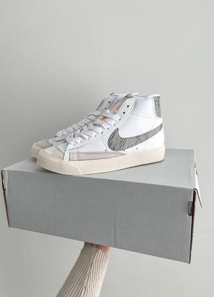 Кроссовки nike blazer