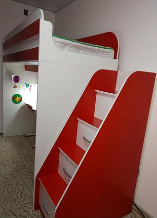 Дитяче ліжко горище та додаткове нижнє ліжко