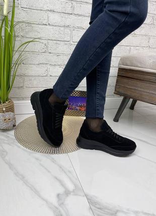 Чорні замшеві кросівки на платформі5 фото