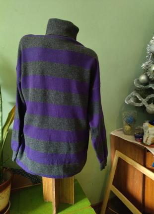 Дуже комфортний теплий светр в смужку графітового і бузкового кольору зі стовідсотковою вовни2 фото