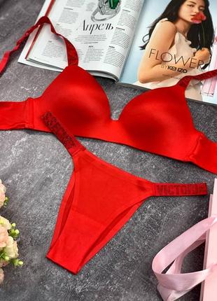 Комплект нижнего белья victoria’s secret бесшовный красный подарок на 14 февраля 8 марта