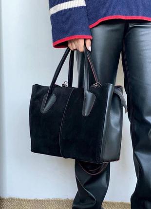 Чёрная замшевая сумка с красной окантовкой6 фото