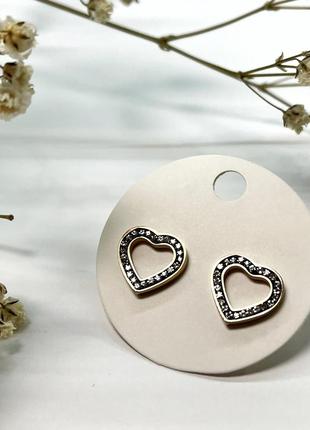 Сережки гвоздики серця з фіанітами і позолотою 18k