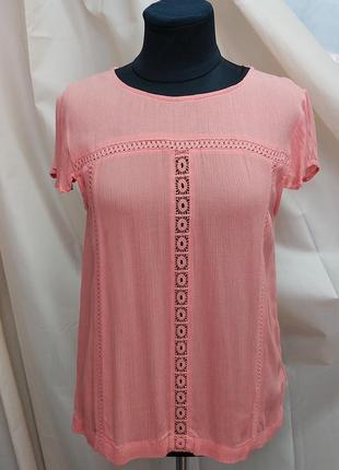 Блузка персикового цвета