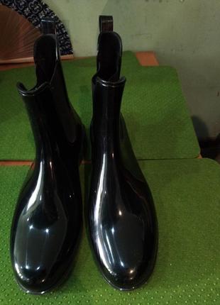 Резиновые сапожки челси  чёрного цвета производство италия1 фото