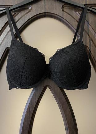 Шикарный, ажурный чёрный бюстгальтер