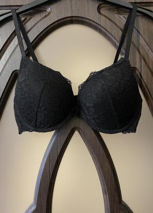 Шикарный, ажурный чёрный бюстгальтер