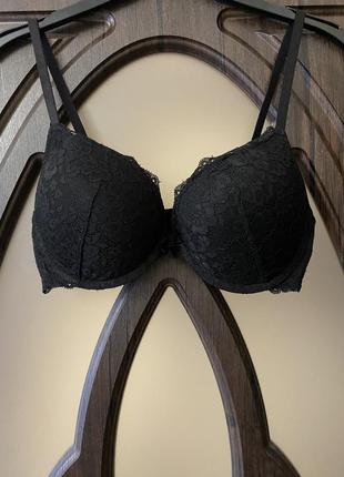 Шикарный, ажурный чёрный бюстгальтер
