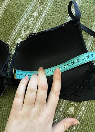 Шикарный, ажурный чёрный бюстгальтер