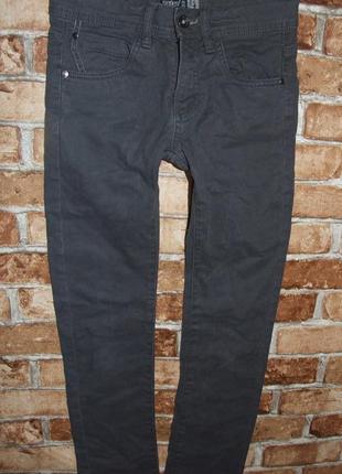 Стильные джинсы скинни мальчику 11 лет c&a