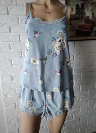 Милая нежная мягенькая  пижамка ( майка + шортики) с кружевом s
