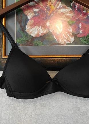Аккуратный базовый бюстгальтер на паролоне без косточек
