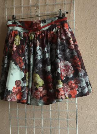 Пишна спідниця