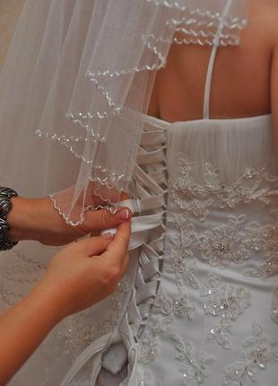 Платье свадебное белое пышное в рюшечки корсет в камни стразы шлейф2 фото