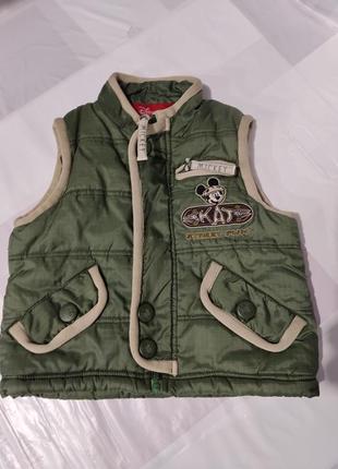 Дитяча жилетка на хлопчика