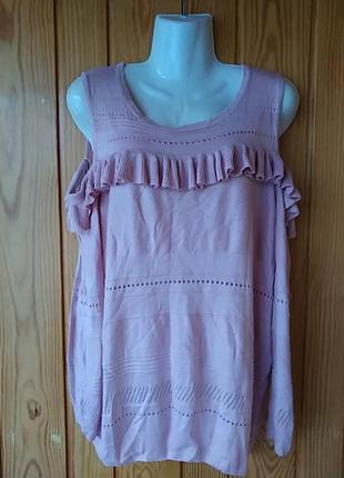 Легкий светр з відкритими плечима