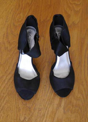 Туфлі чорні розмір 7/40 стелька 26,5 см gorgeous