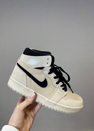 Nike air jordan cream black брендові кремові бежеві високі кросівки найк джордан з натуральної шкіри кремові високі кросівки із натуральної шкіри5 фото