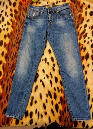 Джинсы бойфренды.