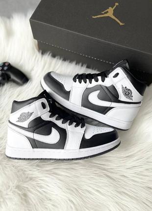 Nike air jordan 1 mid ‘tuxedo’ брендовые высокие чёрно-белые кроссовки найк джордан стильні жіночі високі кросівки9 фото