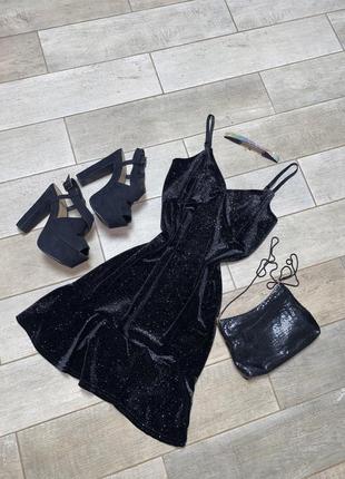 Бархатное мини платье на таких бретелях с блёстками (35)