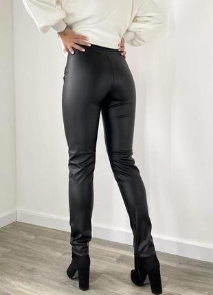 Демисезонные женские кожаные брюки3 фото