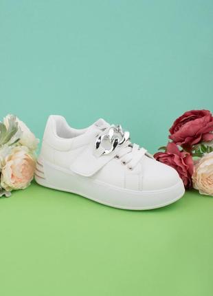 Стильні білі кросівки, кеди кріпери на платформі товстій підошві модні кроси з ланцюгом ланцюжком