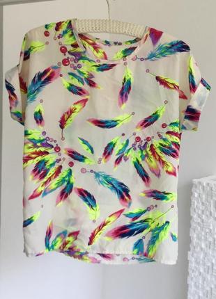 Яркая блуза