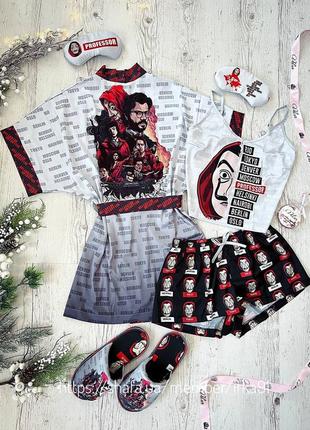 Шовкова піжама і халат з принтом marvel