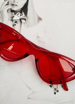 Трикутні окуляри сонцезахисні котяче око червоний1 фото