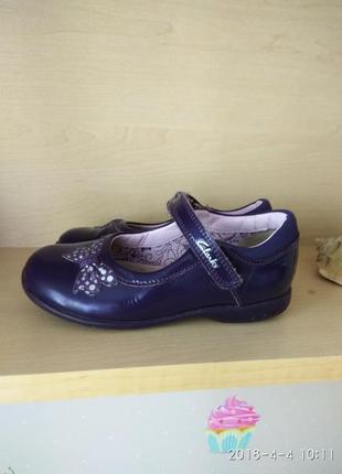 Туфли clarks с мигалками.3 фото