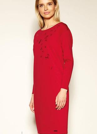 Трикотажне жіноче плаття-футляр червоного кольору. модель patty zaps.