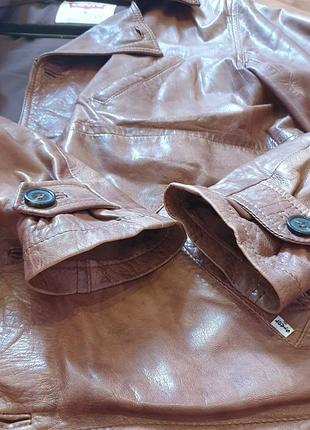 Шкіряна куртка levi's 6