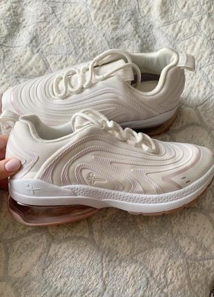 Кросівки tamaris